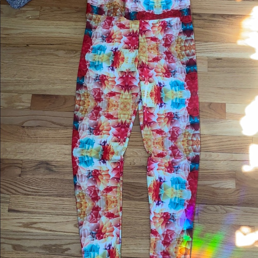 Gold stitches leggings- good condition